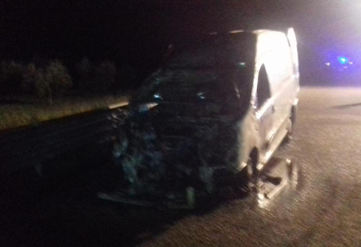 Furgone in fiamme sulla tangenziale est di Galatina