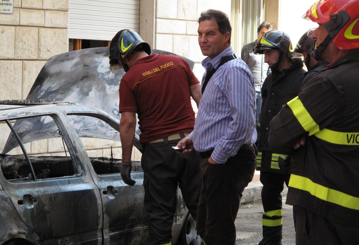 Quasi certa l'origine dolosa del fuoco in via Beato Angelico