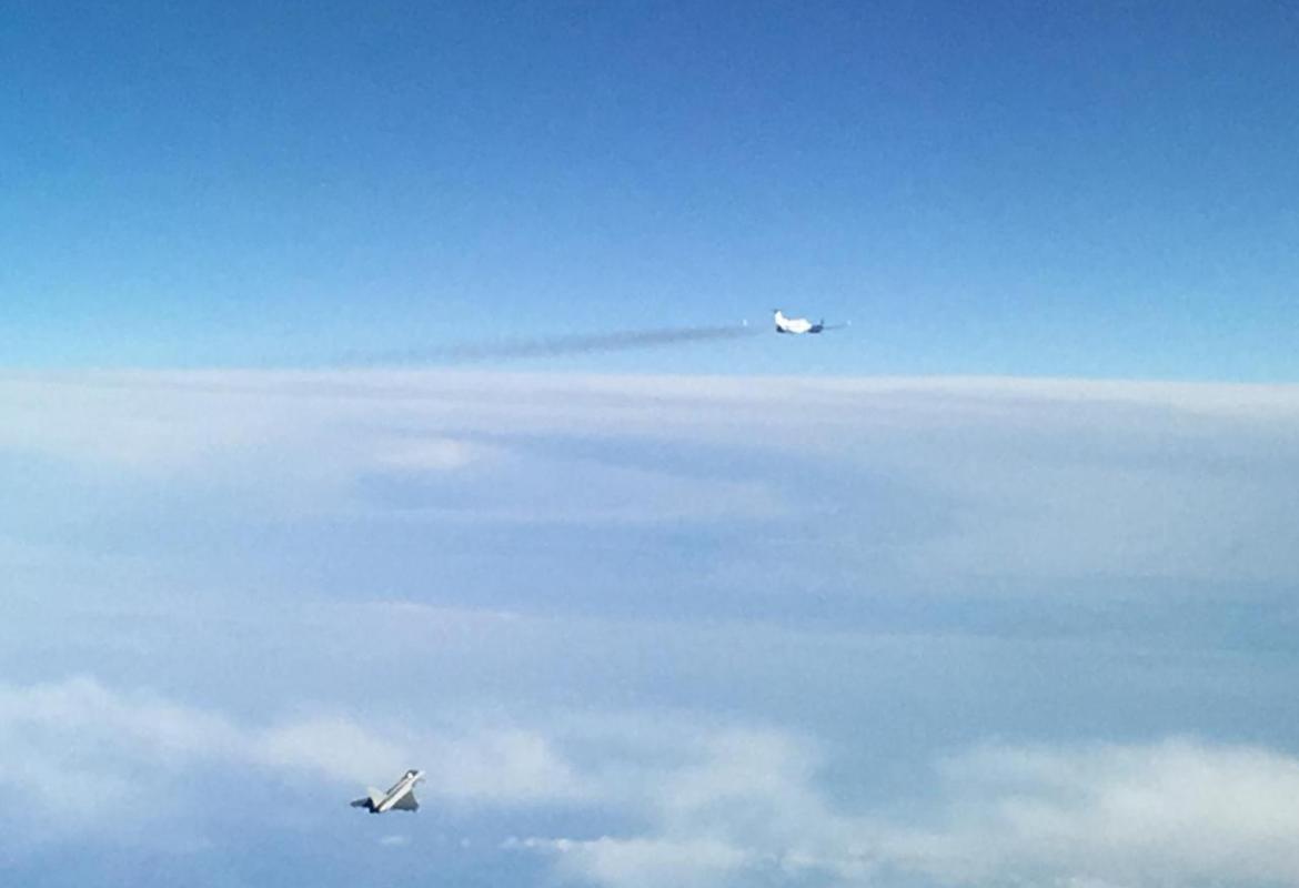 Aereo australiano perde il contatto radio e viene intercettato da due caccia italiani