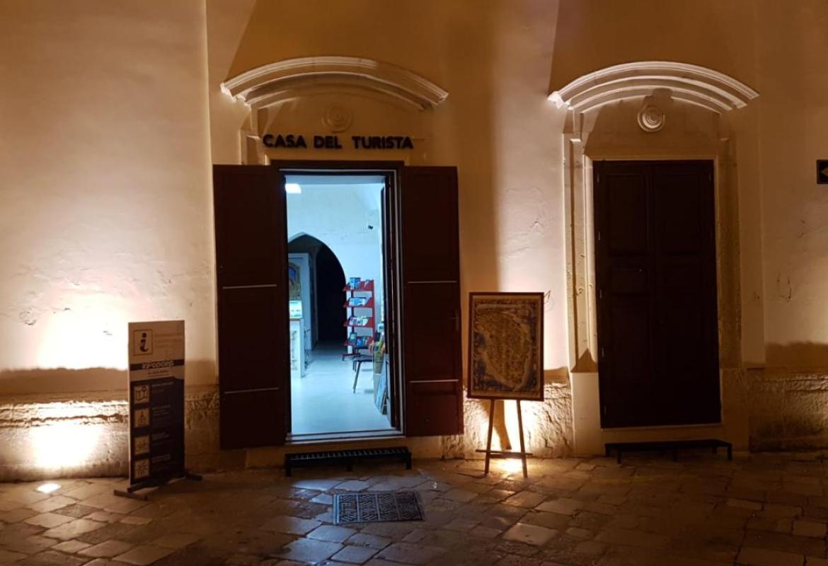 “Uomo di malcoscienza, come le fa, le pensa”