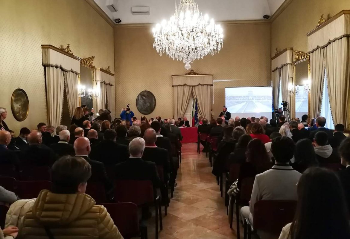 ‘Chi dimentica la storia è costretto a ripeterla’