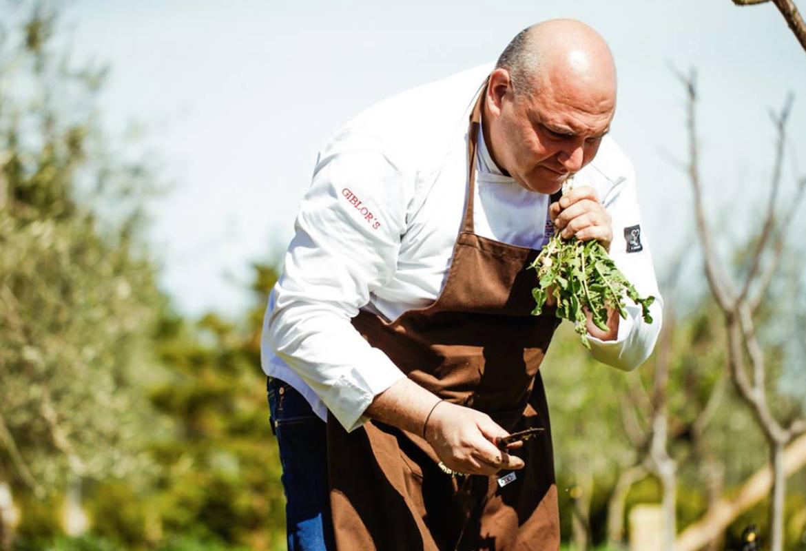 “Non è vietato entrare in cucina”, Pietro Zito a Lecce con Slow Food 