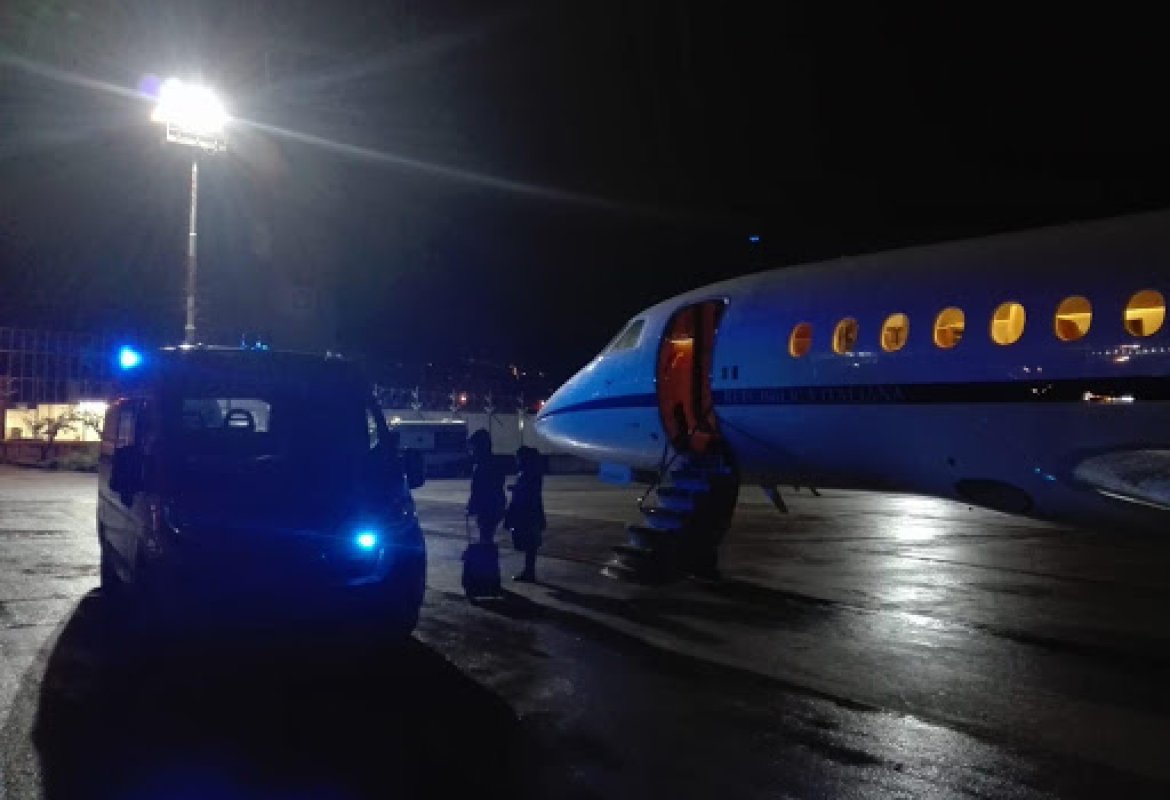 Trasferimento urgente di un neonato da Reggio Calabria a Genova con un velivolo dell'Aeronautica Militare