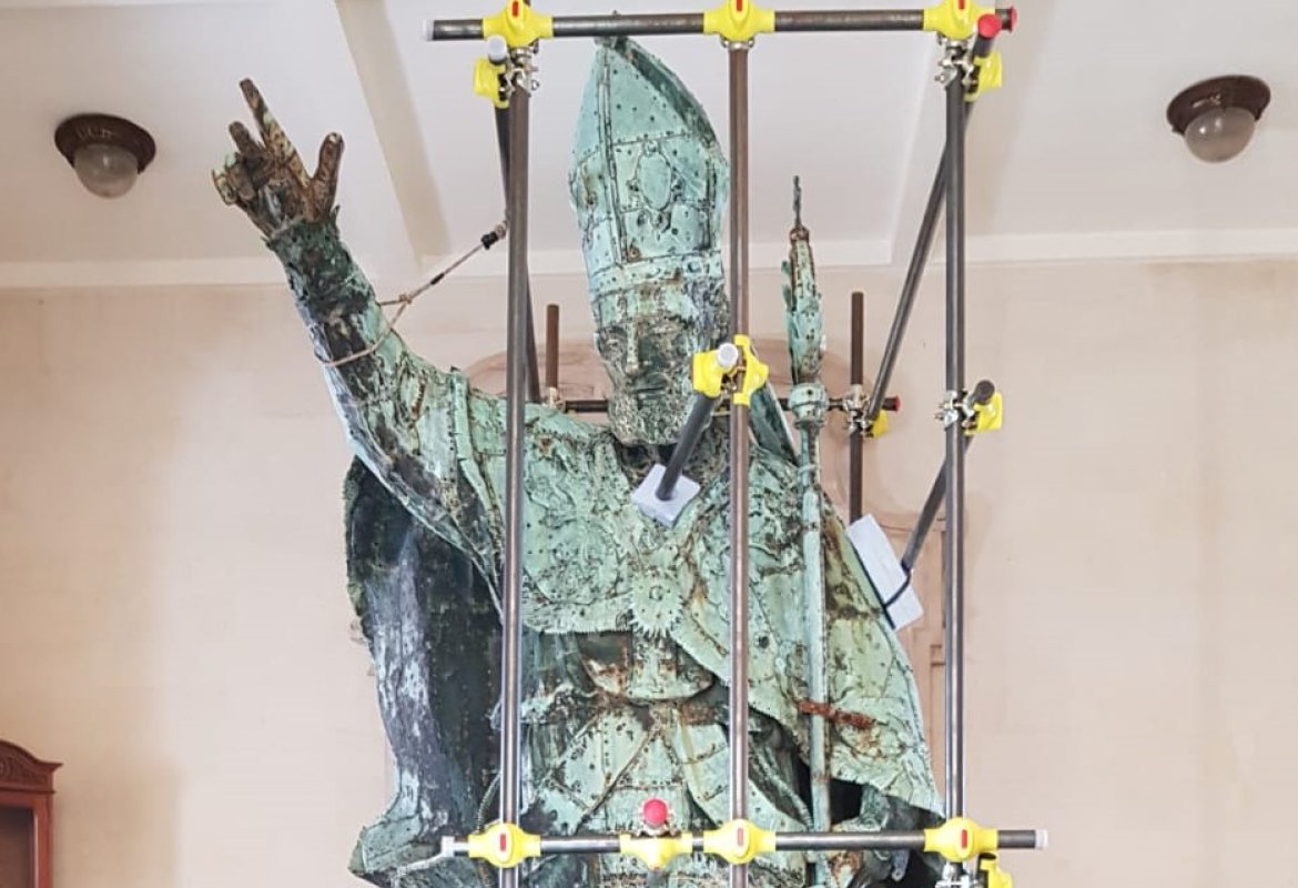 Le nanotecnologie per restaurare la statua di Sant'Oronzo. Usare le stesse tecniche sulla "Lampada senza luce" a Galatina?