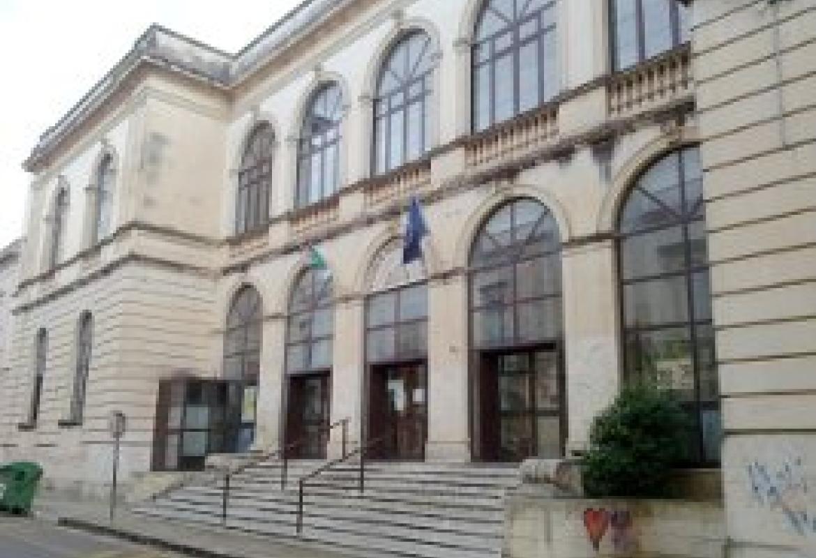 A Galatina da oltre un decennio è negato il diritto di avere una Scuola Media autonoma