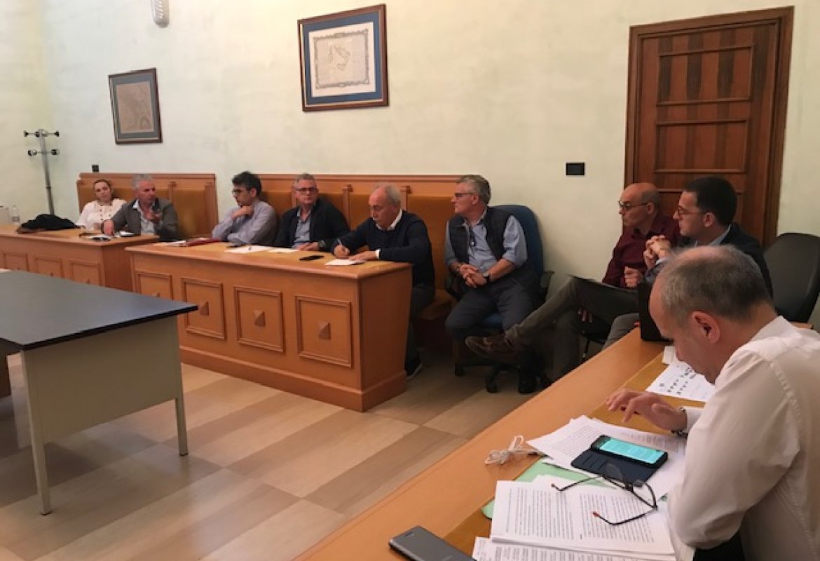 Da Palazzo dei Celestini parte la guerra agli sporcaccioni. Galatina c'è