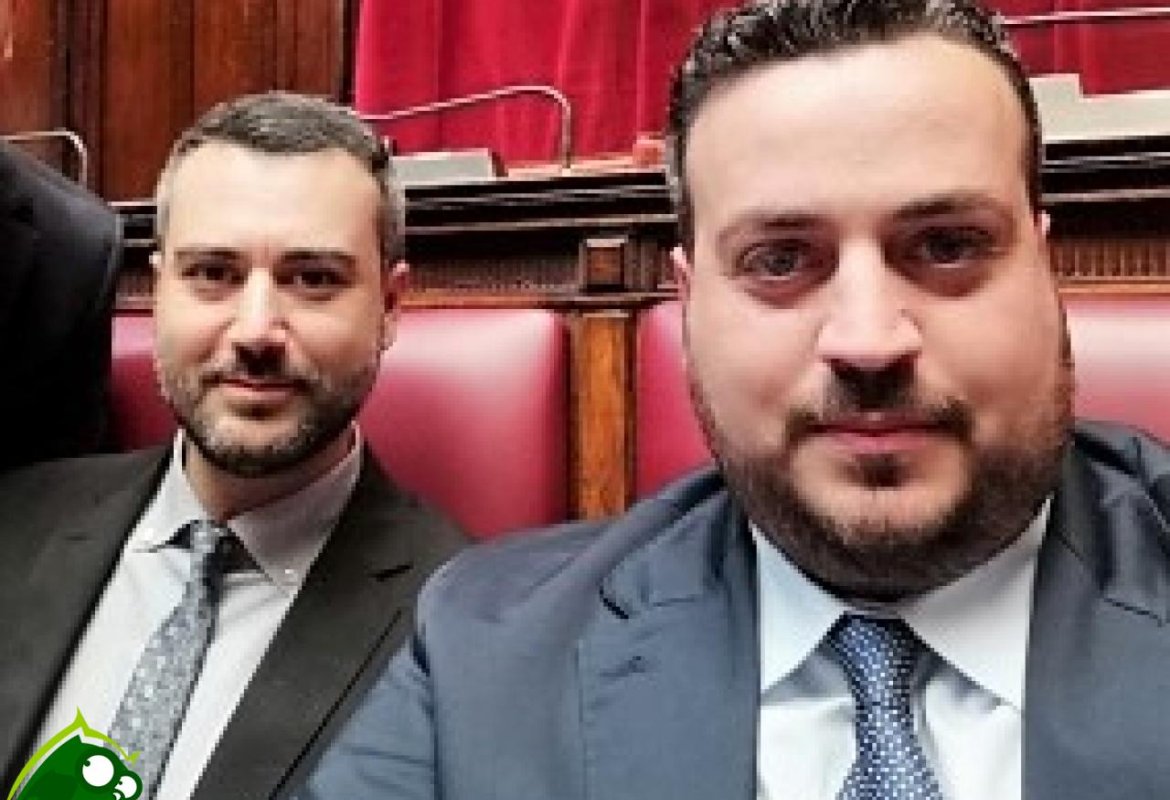 Decisione della maggioranza: "Contrordine compagni, Radio Radicale è da salvare!"