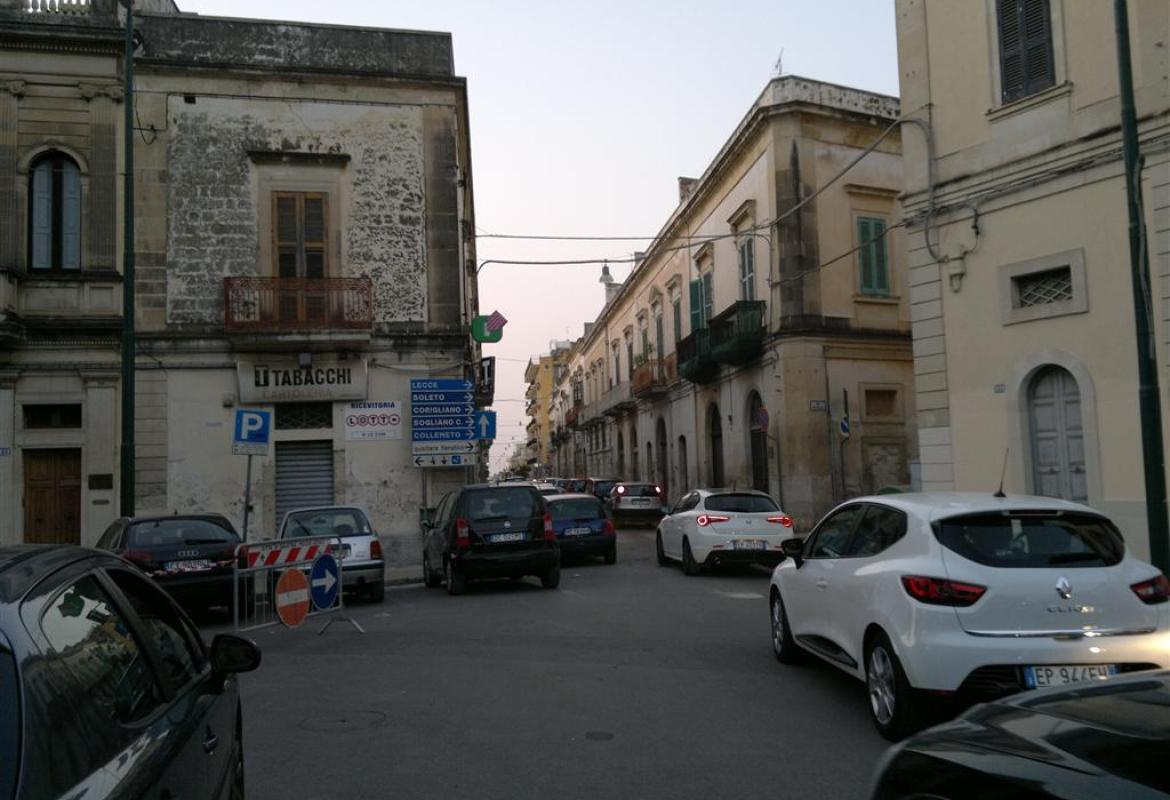 No ai giri a vuoto intorno alla 'Villa' su auto inquinanti. È cominciata a Galatina la rivoluzione del traffico