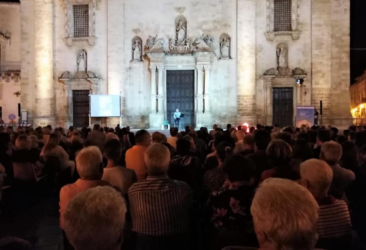 A Galatina piazza piena per Vittorio Sgarbi