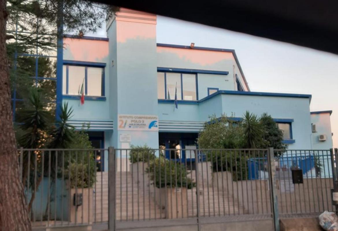 "Crepe sui muri esterni del Polo 2"