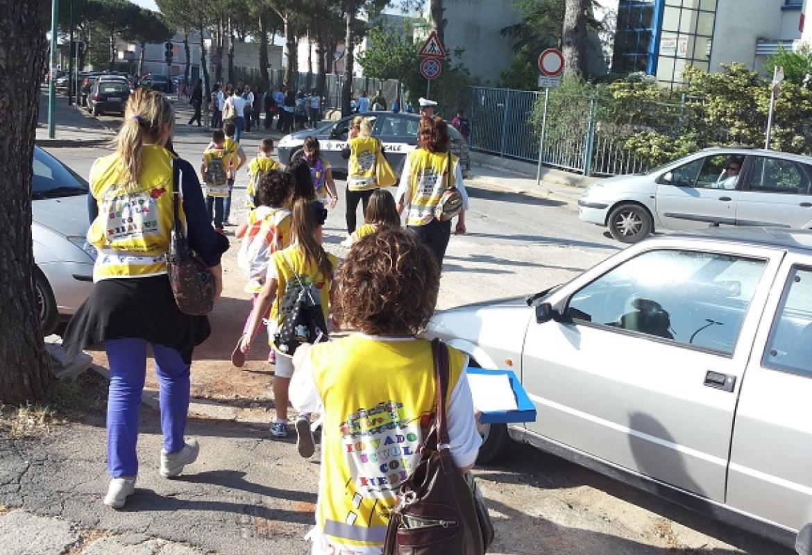 Il 'Piedibus' è un successo ed un esempio per gli adulti