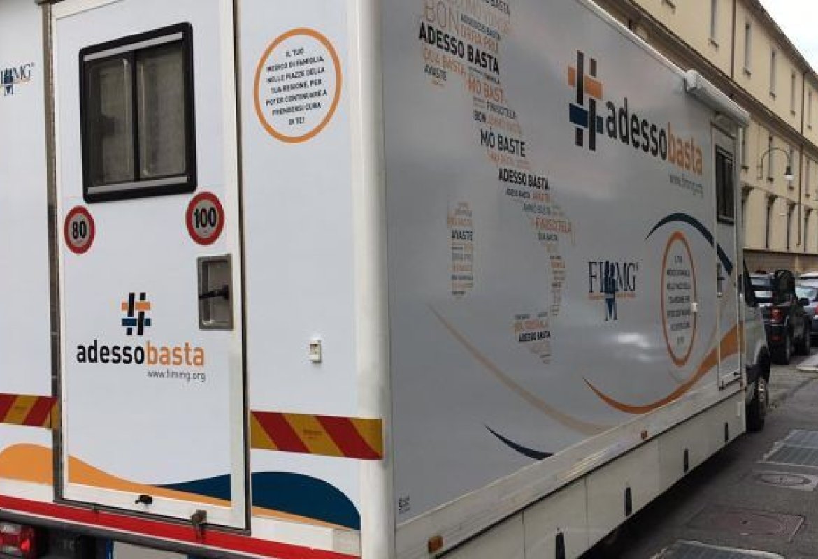 In piazza il camper dei medici di famiglia