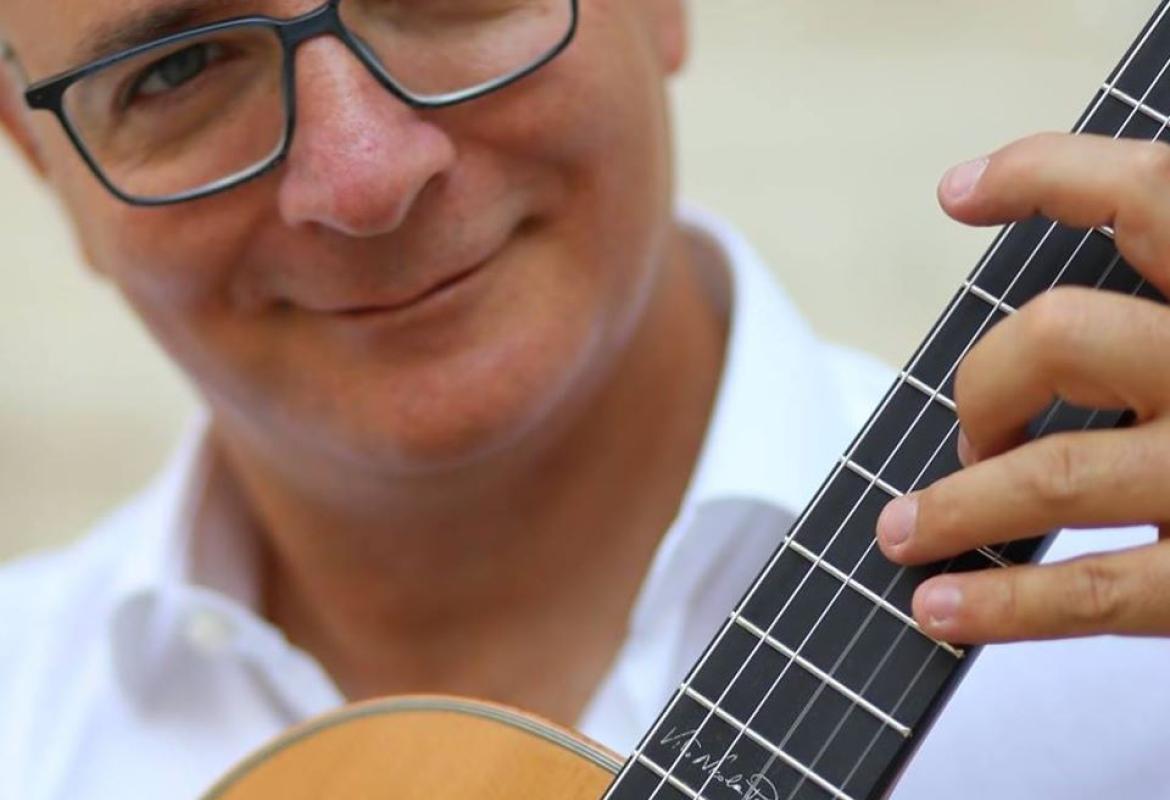 Il chitarrista Vito Nicola Paradiso in concerto per gli Amici della Musica