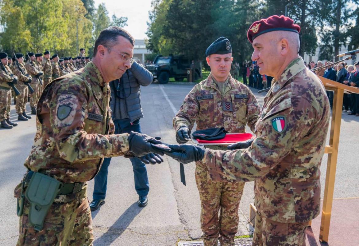 La resa degli onori finali allo Stendardo del 31° reggimento carri 