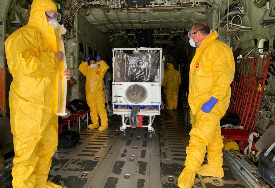 Covid-19. Due contagiati trasferiti in biocontenimento  in Germania con un C-130J dell'Aeronautica Militare