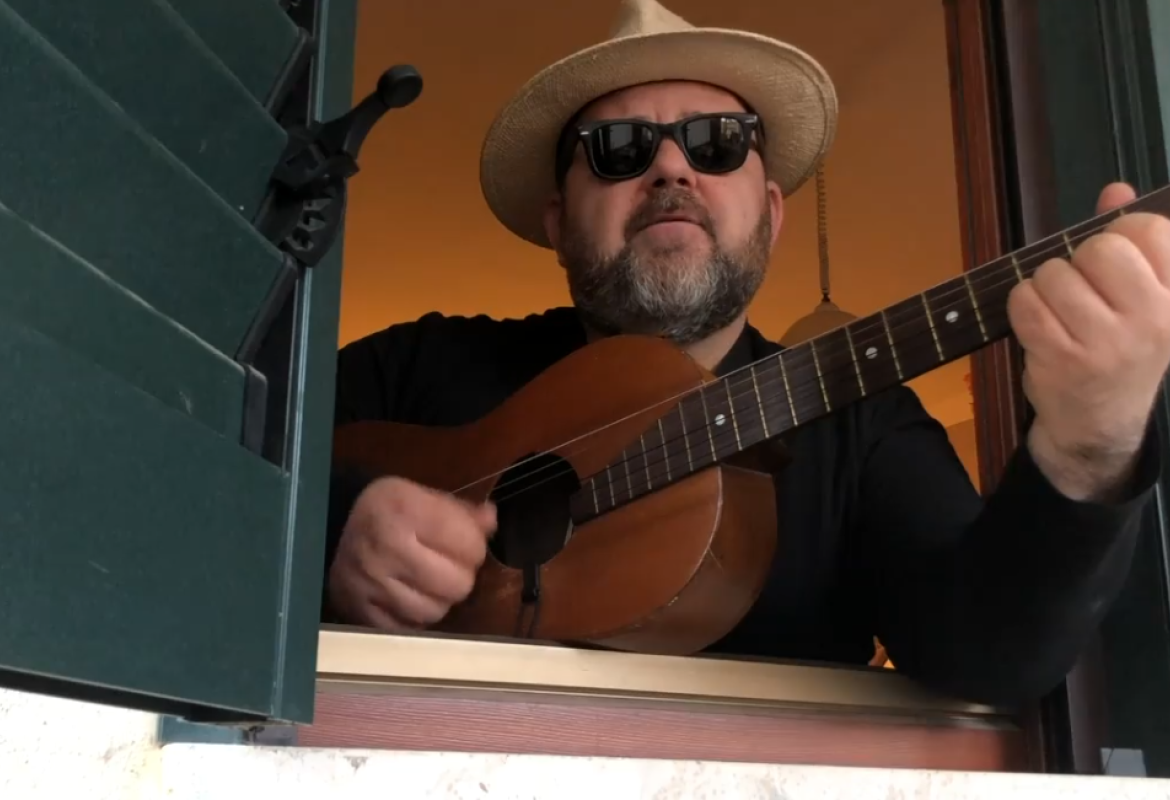 Quarantena da coronavirus, la “Samba du scujonamentu” contro la noia e la paura