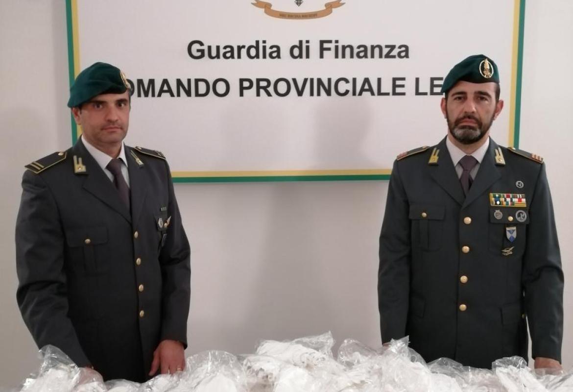 Sequestrate nel Salento oltre 5500 mascherine non conformi e vendute con un ricarico del 400%