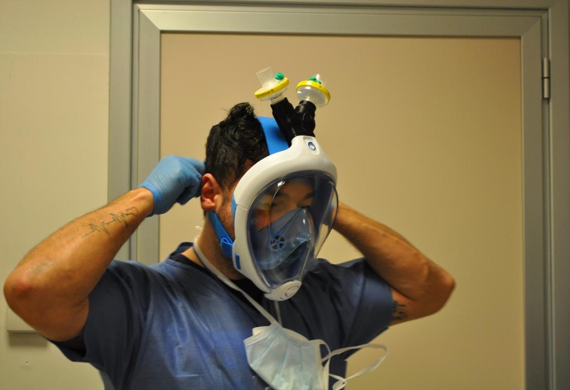 L'Aeronautica Militare trasforma maschere da snorkeling in dispositivi medici