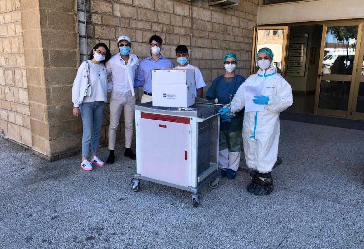 Un carrello porta defibrillatore per il Reparto di Malattie Infettive di Galatina
