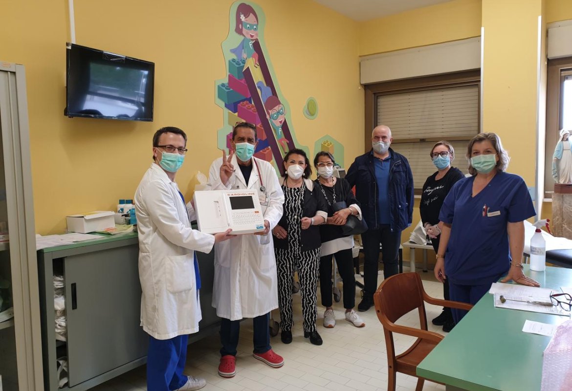 Consegnato all'Ospedale di Galatina un elettrocardiografo acquistato con i fondi raccolti dal Polo 2