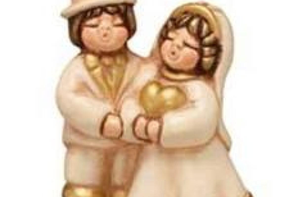 'Decora con noi', un tecnico Thun insegna gratuitamente a colorare gli oggetti in ceramica