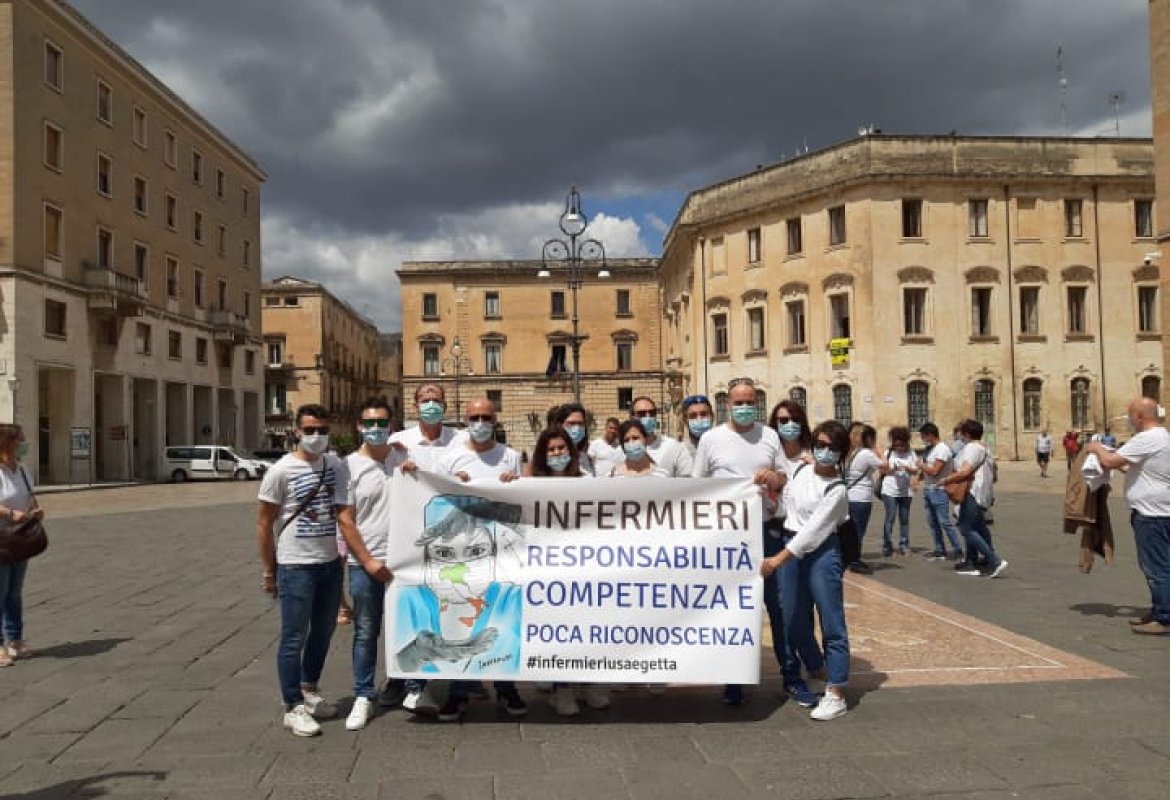 L'Opi sottoscrive le richieste degli infermieri presentate con il flash-mob in Piazza Sant'Oronzo
