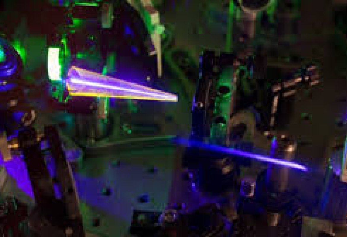 Un nuovo sistema per generare flash luminosi ultrarapidi 