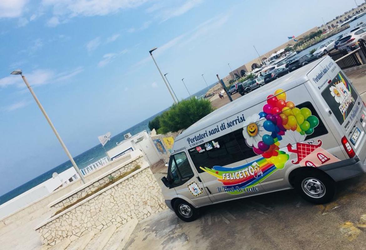 A disposizione della nonnina e di chi ne abbia bisogno il taxi sociale del territorio