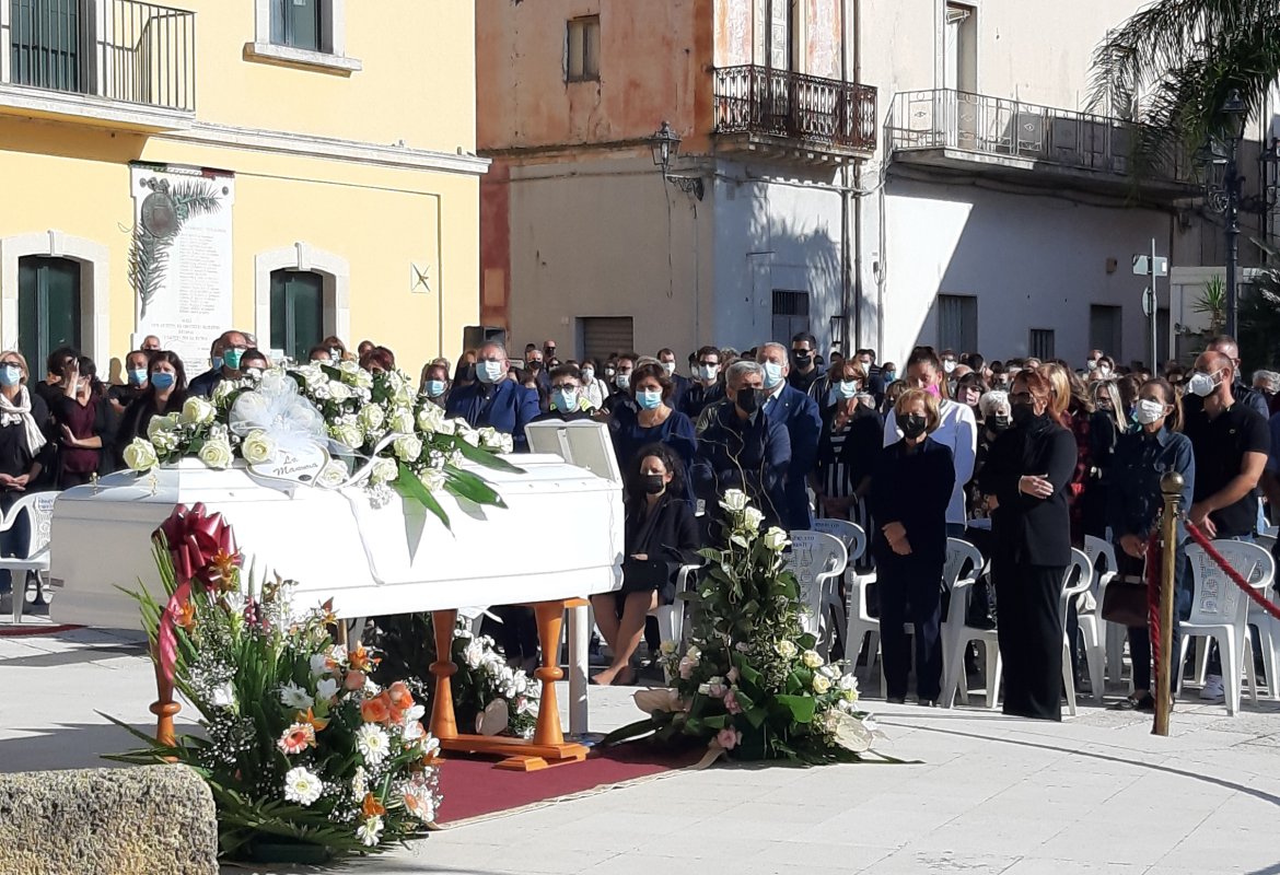 Il dolore silenzioso urla da dentro, da un cuore lacerato