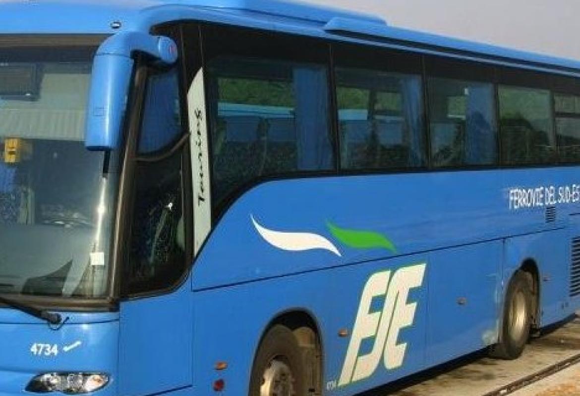 Sovraffollamento trasporto scolastico, l'Anci scrive ad Emiliano