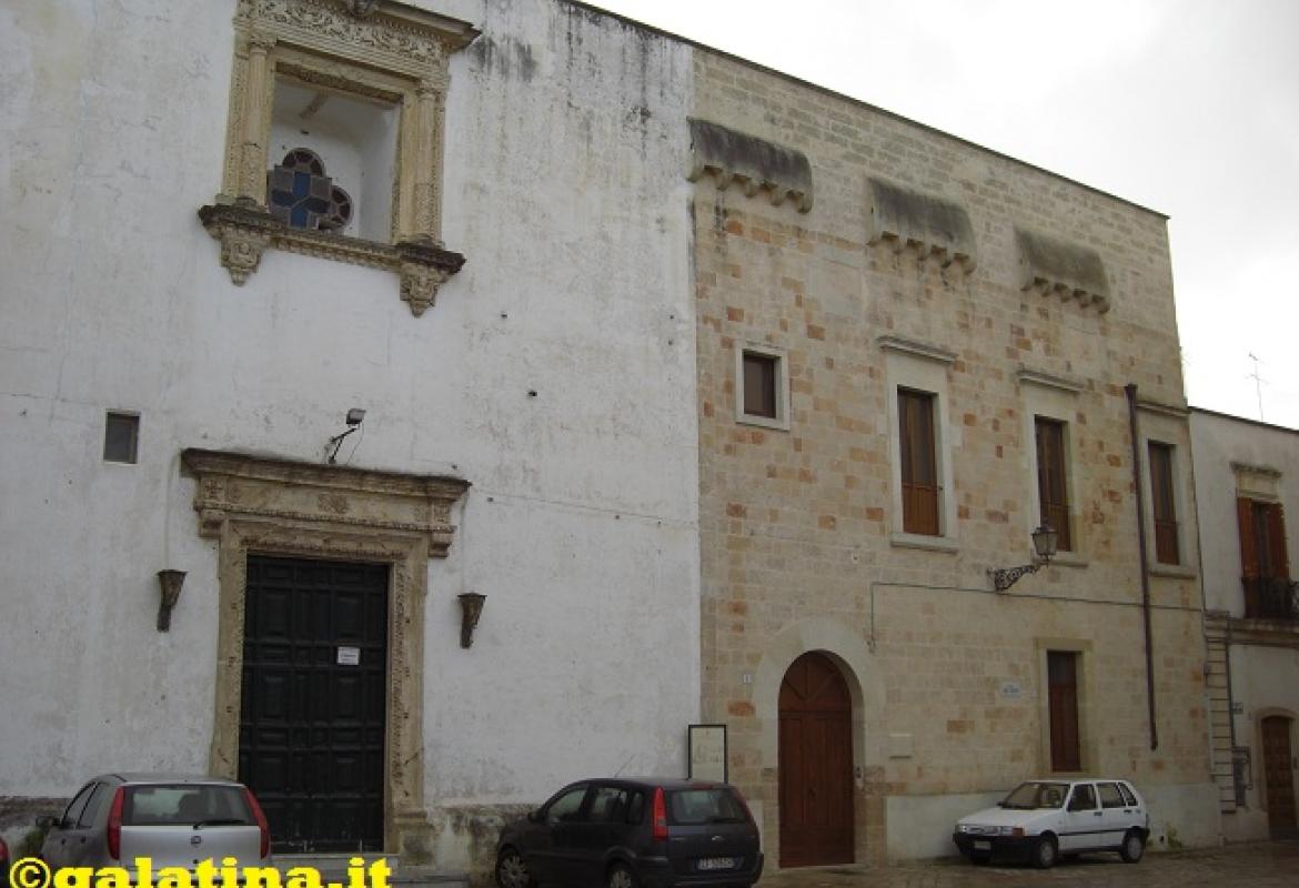 La chiesa di San Luigi è dedicata alla Madonna sotto il titolo di Annunziata