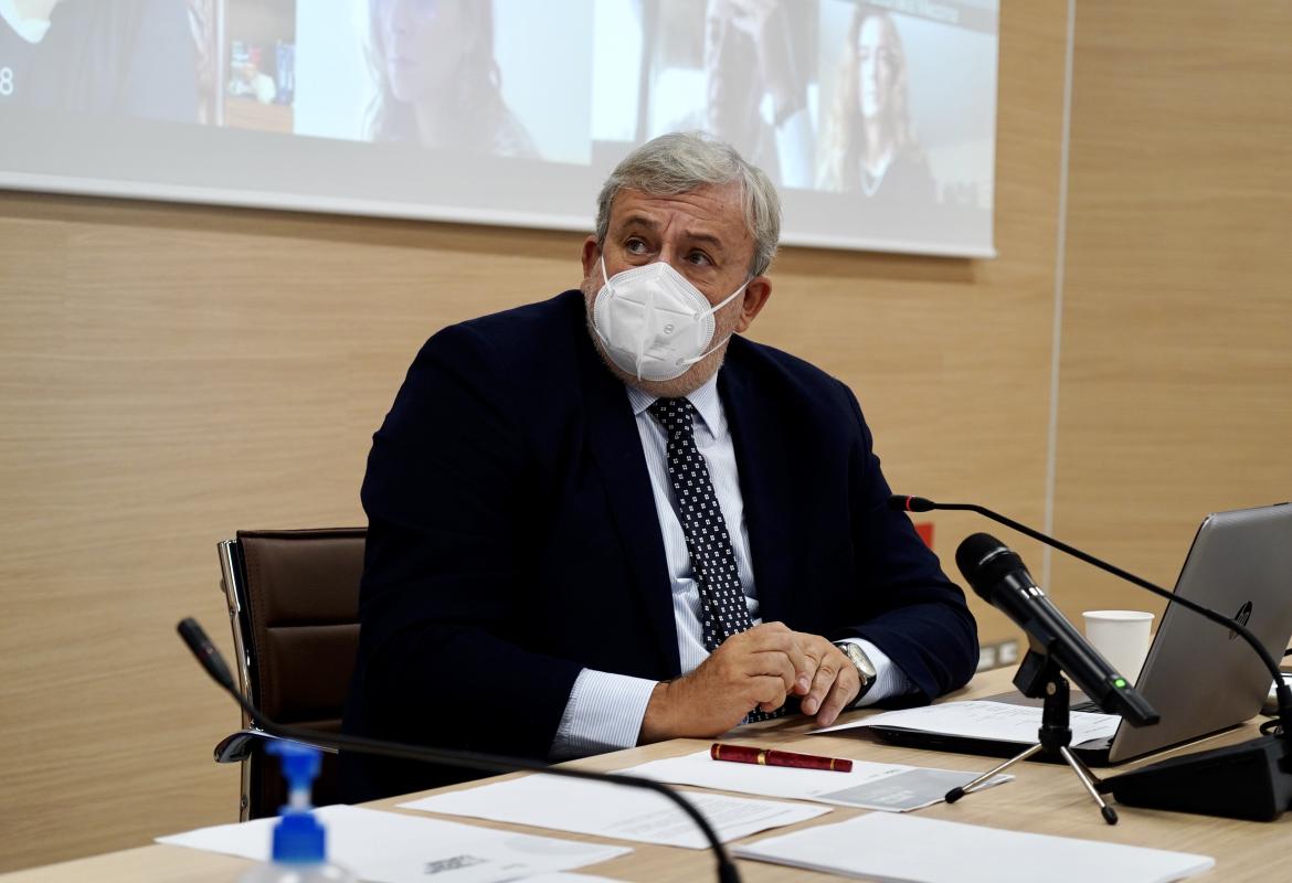 "Sono centinaia in Puglia gli studenti e gli insegnanti positivi al Covid e migliaia quelli in quarantena per contatto stretto con un positivo a scuola"