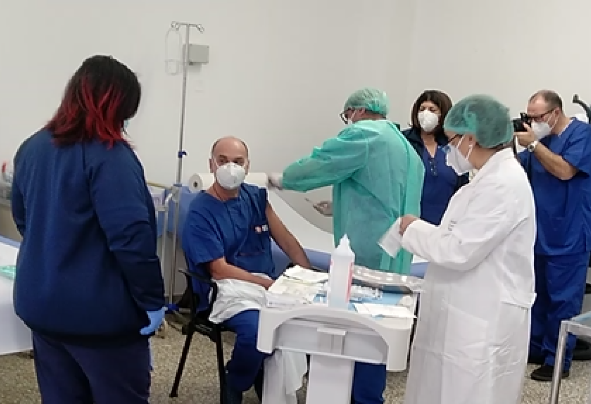 Il primario di Malattie Infettive è stato il primo vaccinato di Galatina