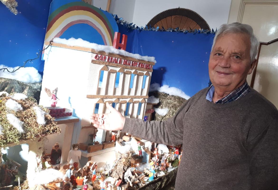 "Credo che Gesù Bambino nasca proprio nei luoghi in cui c’è la sofferenza più vera e profonda". Il presepe di Gerardo Aprile al tempo del coronavirus