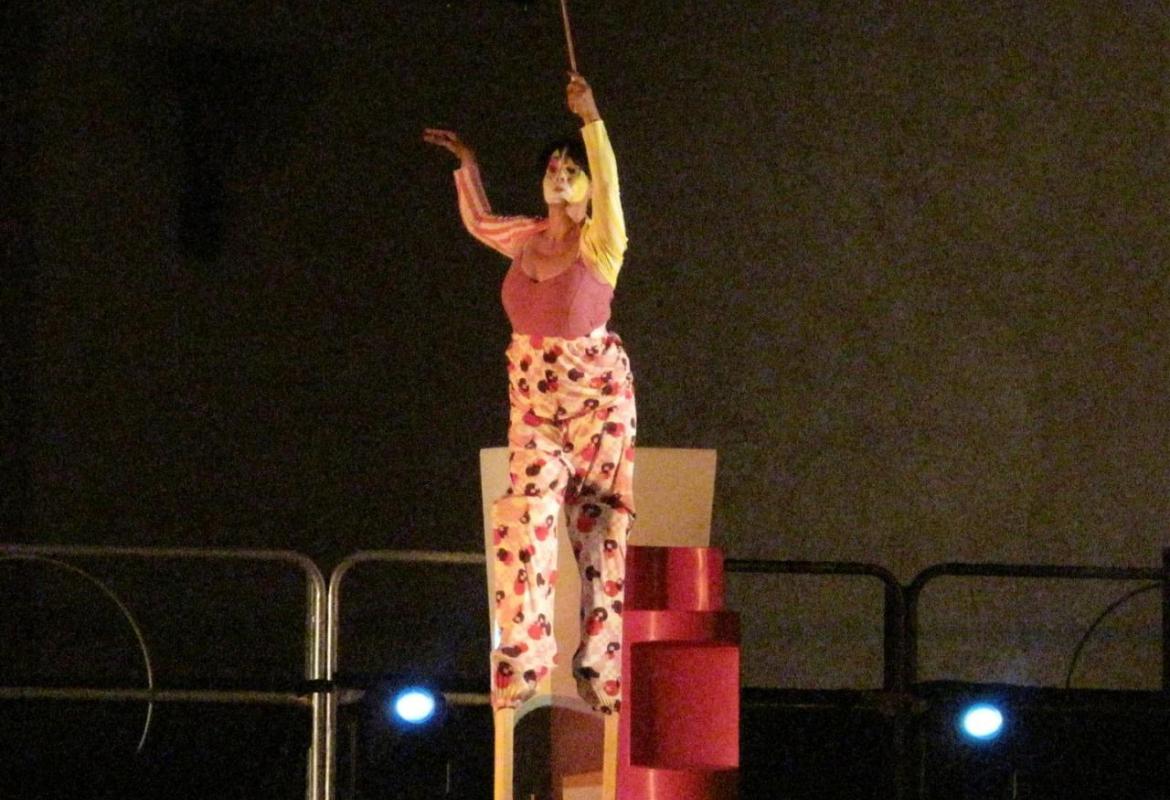 Le coreografie di 'Oistros' fanno sognare piazza Galluccio