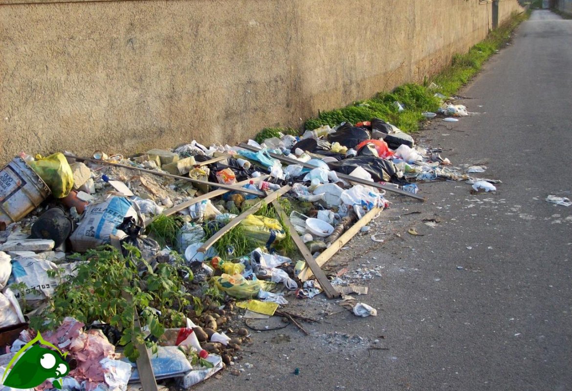 Dalla Regione Puglia 41000 euro al Comune di Galatina per rimuovere i rifiuti abbandonati dagli sporcaccioni
