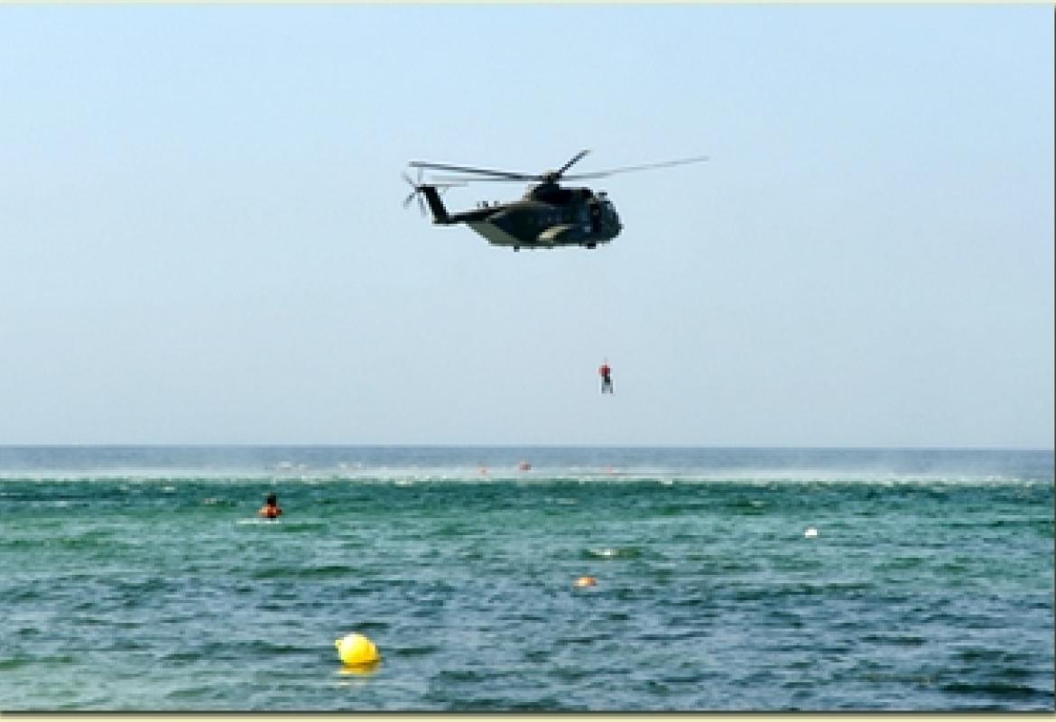 "Uomo in mare!" Lo recuperano i piloti del 61° stormo di Galatina