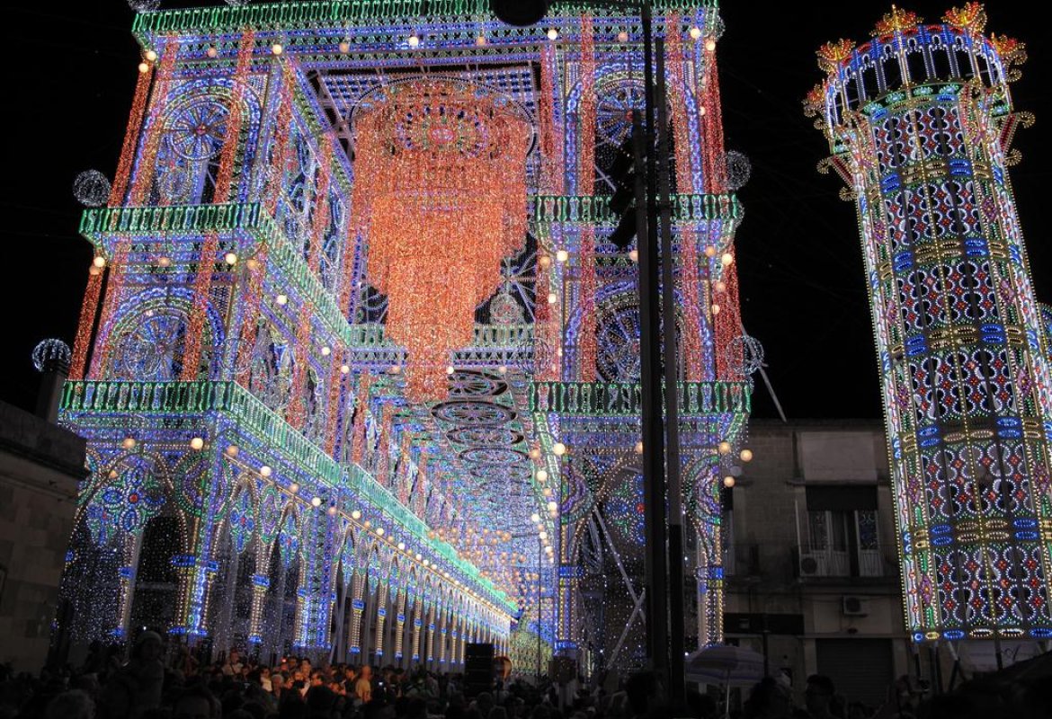 Festa di Santa Domenica, la Finanza multa trenta commercianti e ambulanti