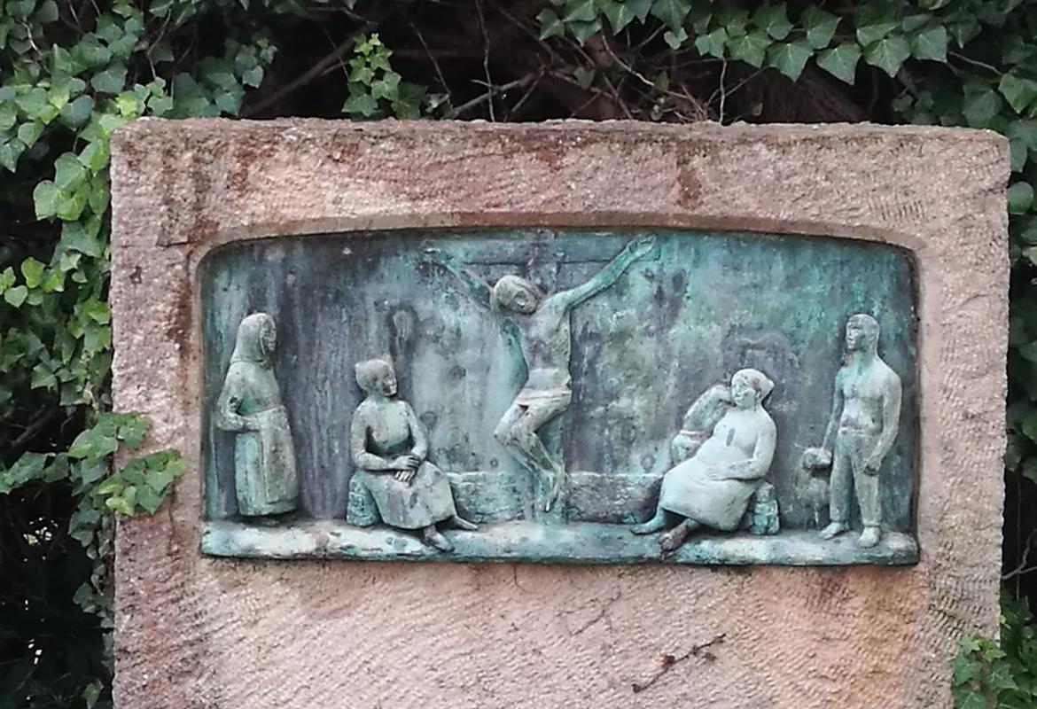 La Crocefissione e la Deposizione di Cristo sulla tomba di Gaetano Martinez nel cimitero di Galatina