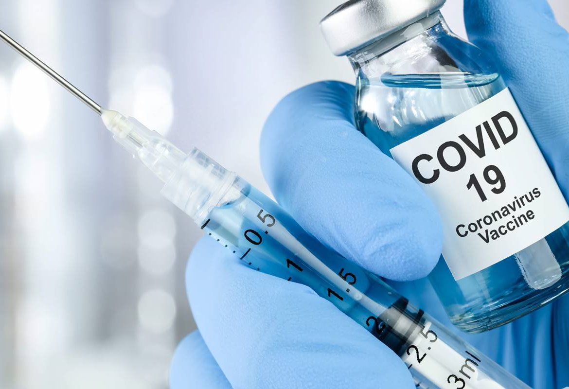 A Galatina sono cominciate le vaccinazioni a cura dei medici di famiglia e sono partite anche le polemiche