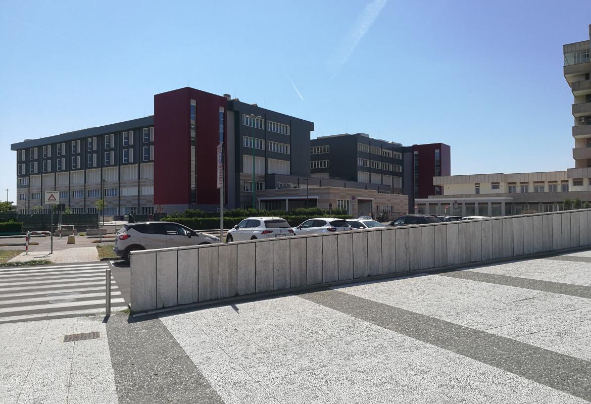 Muore al Fazzi un ragazzo di 26 anni, la famiglia dona i suoi organi