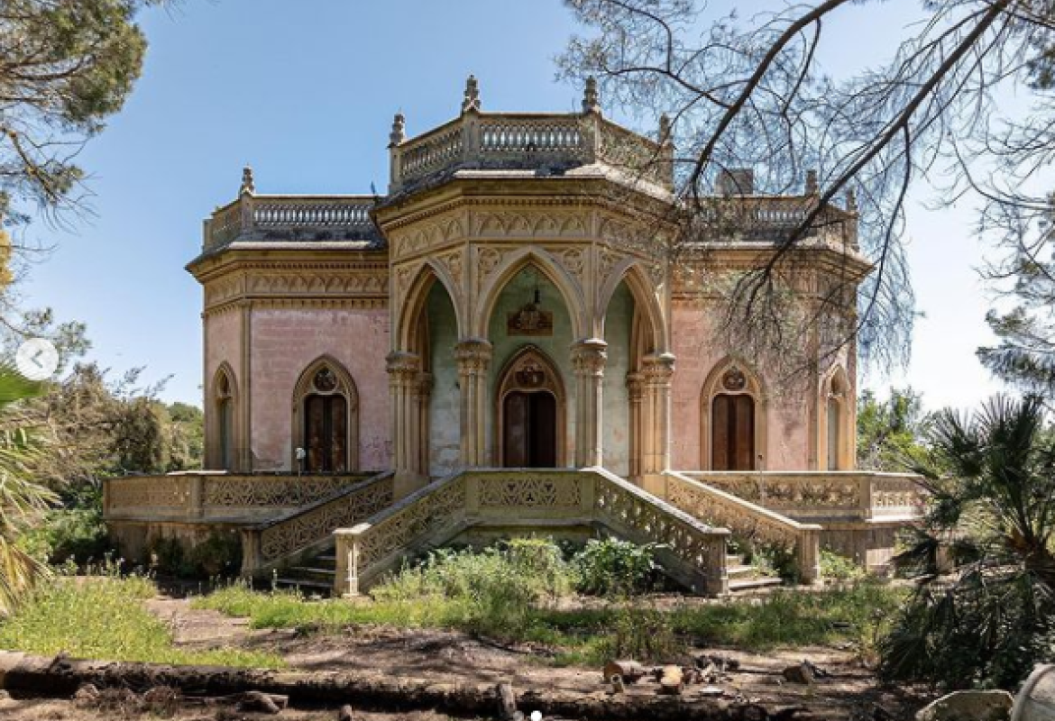 Ignoti vandali hanno quasi distrutto Villino Congedo