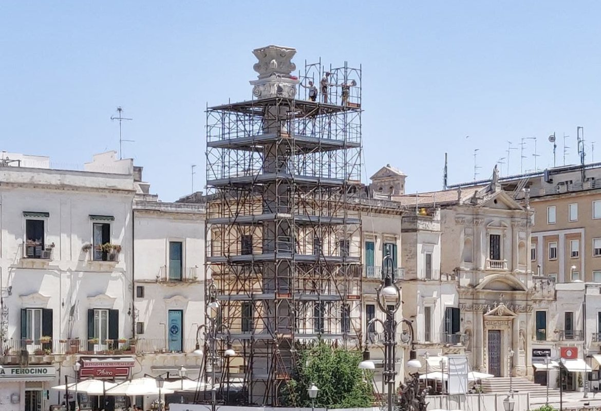 Terminato il restauro della colonna di Piazza Sant’Oronzo