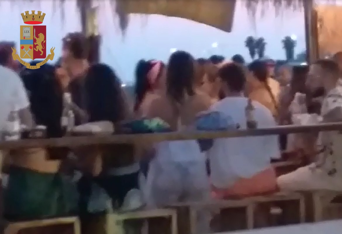 Cinque giorni di chiusura a un lido di Santa Caterina che non rispettava le norme anticovid
