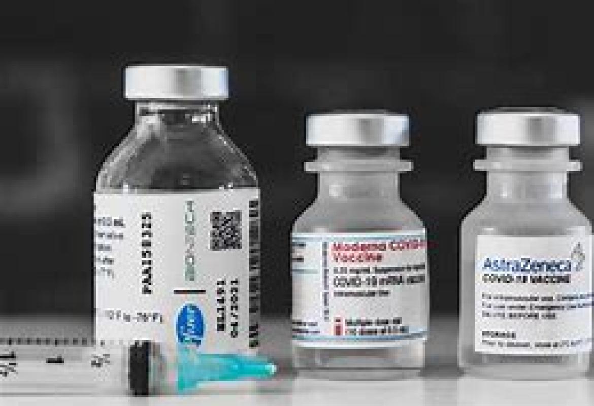 In Puglia gli ultrasessantenni possono già prenotarsi per ricevere la terza dose 