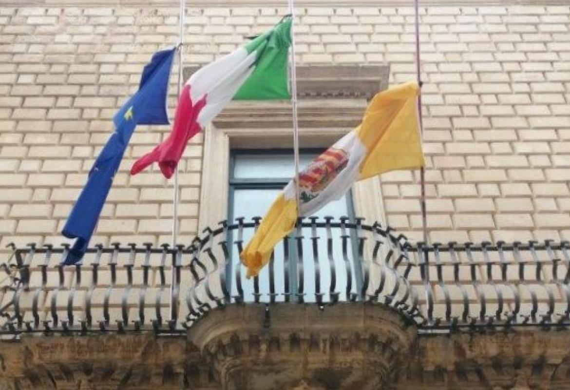 In Provincia bandiere a mezz'asta per la scomparsa di David Sassoli