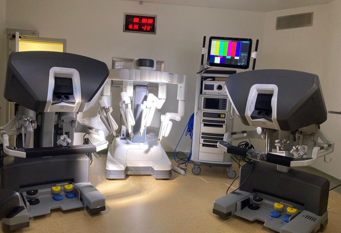Pronto ad operare anche al Fazzi il robot chirurgico "da Vinci Xi" 