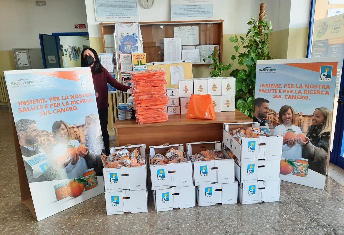 Arance e miele: il Polo 3 di Galatina &quot;raccoglie&quot; con entusiasmo l'appello dell'Associazione Italiana Ricerca sul Cancro