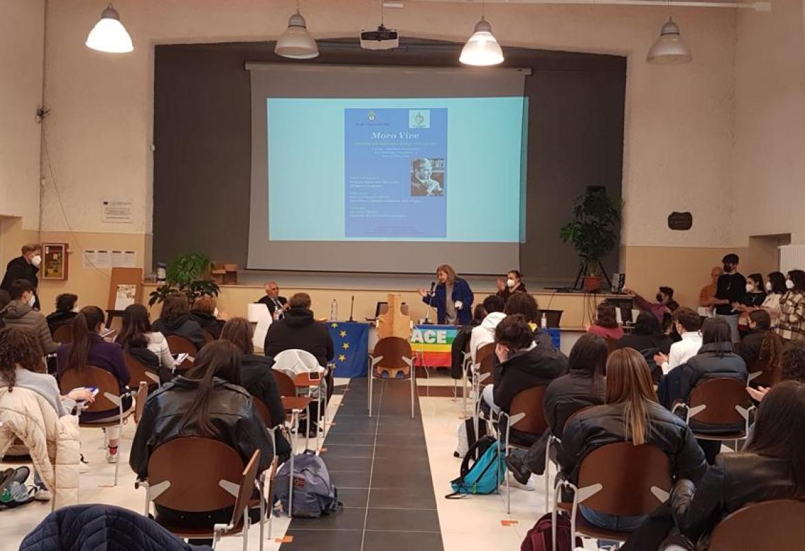 Al 'Colonna' di Galatina "Moro vive", con Gero Grassi