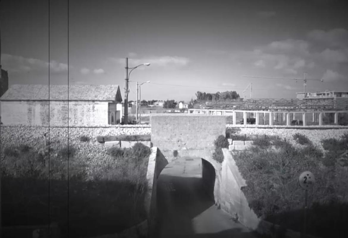 "Oltre Ponte Picaleo un orizzonte senza colori"